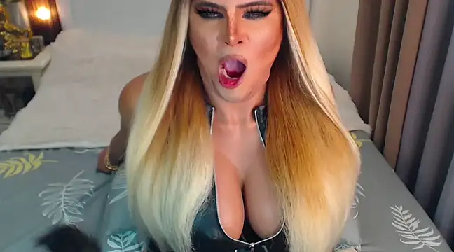 MissNaughtyTyra