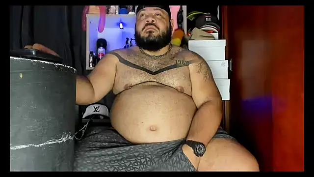 Latino_bigcock